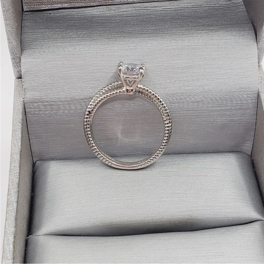 Round Cut Diamond Simulant Rhodium Plated Silver Tone Solitaire Cable Rope Ring